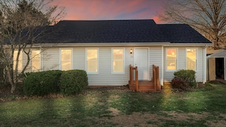 1373 Sandy Cir, Blacksburg, VA 24060