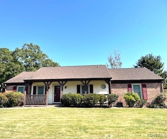 1018 Briarcliffe Dr, Colonial Heights, VA 23834