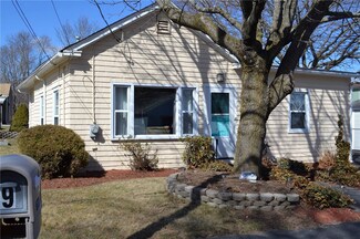 9 Woodland St, Cumberland, RI 02864