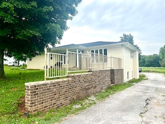 8691 Russellville Rd, Bowling Green, KY 42101
