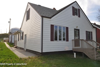 105 7th Ave W, Lemmon, SD 57638