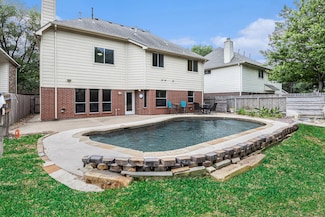 15242 Shapiro Springs Ln, Houston, TX 77095