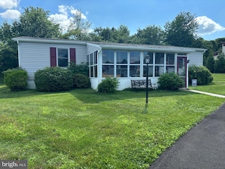 1014 Cherrywood Ct, North Wales, PA 19454