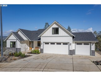 968 S 66th Place, Springfield, OR 97478