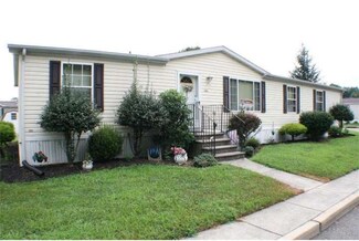 130 Robin Dr, Paulsboro, NJ 08066