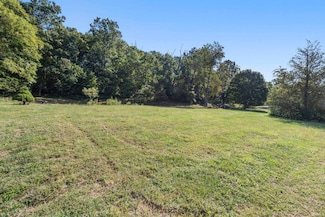 2975 Grizzly Ln, Jefferson Township, IN 46151