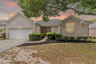 417 Settlers Ln, Kure Beach, NC 28449