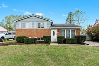 206 Harvard Ave, South Lyon, MI 48178