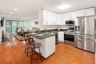 950 Cove Rd Unit C4, Stamford, CT 06902