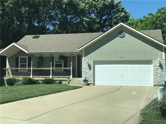 1104 N Viking Ct, Independence, MO 64056