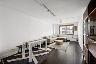 200 E 24th St Unit 1403, New York, NY 10010