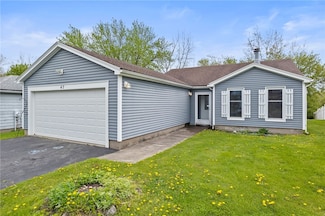 47 Tall Tree Dr, Penfield, NY 14526