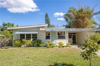 1211 Farragut Dr N, Saint Petersburg, FL 33710