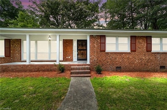5108 Lakeshore Ct, Greensboro, NC 27407