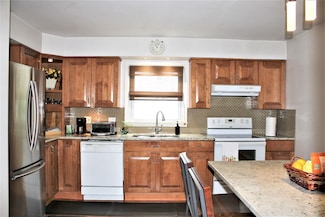 6 Blanche St, Secaucus, NJ 07094