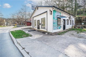 157 N Main St, Eureka Springs, AR 72632
