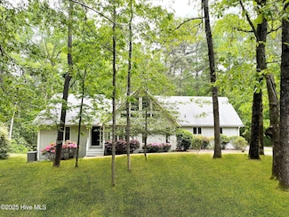 140 Mitchell Rd, Southern Pines, NC 28387