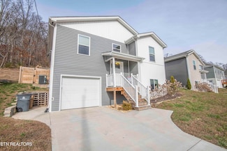 3121 Greenway Dr, Knoxville, TN 37918