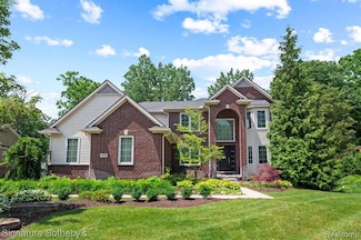 799 Glen Meadows Dr, South Lyon, MI 48178