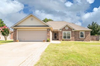 10 Red Apple Ct, Cabot, AR 72023