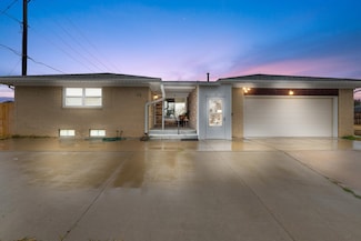 2137 S Seneca St, Wichita, KS 67213