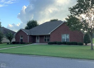 629 Blossom Ln, Trumann, AR 72472