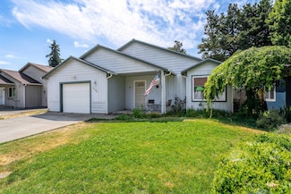 1986 SW Betty Ln, Grants Pass, OR 97526