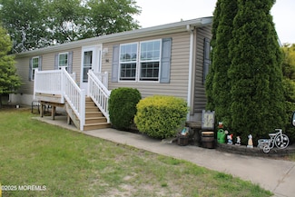 96 Woodchuck Pkwy, Whiting, NJ 08759