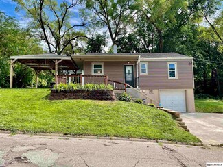 3528 N 43rd St, Omaha, NE 68111