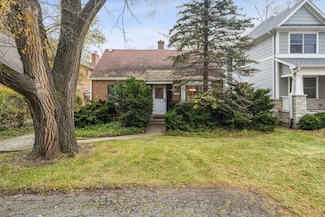 346 55th St, Clarendon Hills, IL 60514