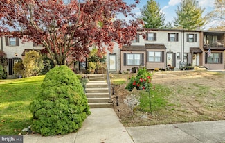 261 Bishop Dr, Aston, PA 19014