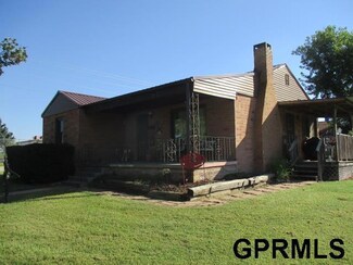 826 Hubble St, Fairbury, NE 68352