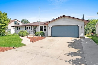 1664 Spruce St, Green Bay, WI 54304