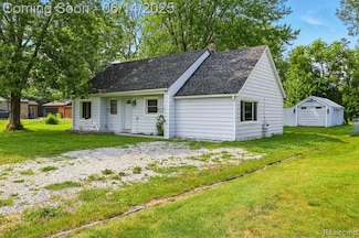 2121 Chesley Dr, Sterling Heights, MI 48310