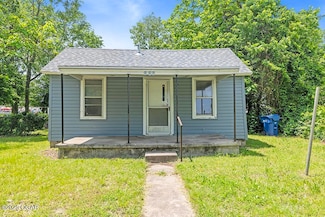 820 N Tom St, Webb City, MO 64870
