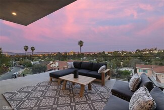 5221 Campo Rd, Woodland Hills, CA 91364