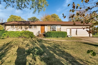 515 4th St, Earlville, IL 60518