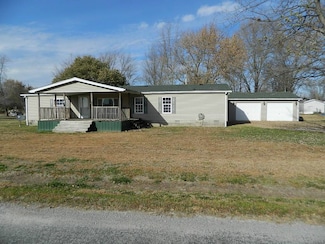 236 W Wayne St, Geff, IL 62842