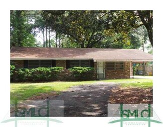 12 Paradise Dr, Savannah, GA 31406