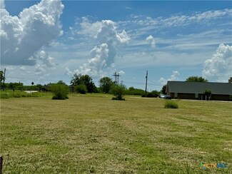 2905 Baker St, Victoria, TX 77901