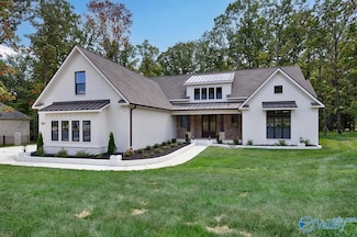 63 Trail Loop Rd SE, Huntsville, AL 35803