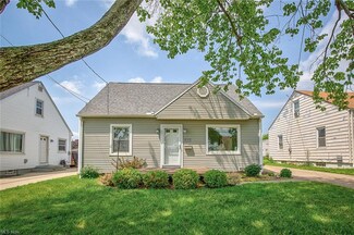 2121 Quayle Dr, Akron, OH 44312