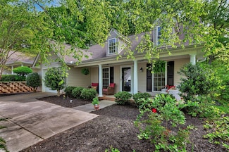 132 Grand Oak Cir, Pendleton, SC 29670