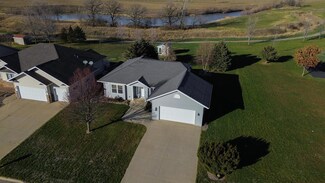 806 24th Ave NW, Austin, MN 55912