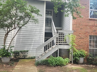 2106 Amesbury Dr Unit 220, Arlington, TX 76011