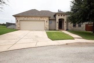 104 S Elise Dr, La Vernia, TX 78121