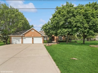 1520 Grant St, Schaumburg, IL 60193