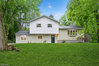9 Somerset Place, West Milford, NJ 07480