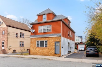 69 Kossuth St, Wallington, NJ 07057