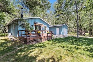 5510 W Lattin Rd, Pentwater, MI 49449